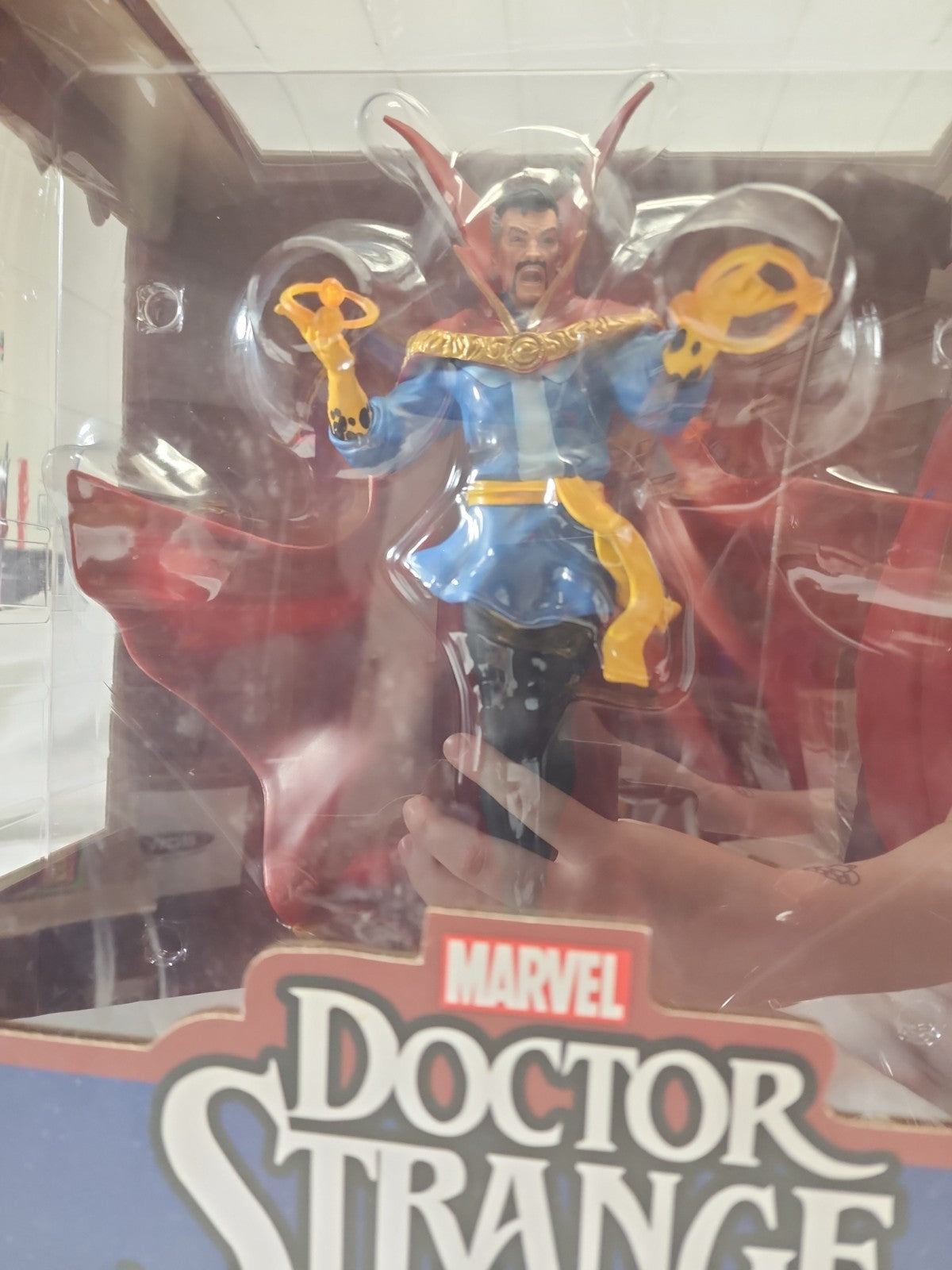 MARVEL GALLERY DIAMOND SELECT LARGE DR STRANGE PVC STATUE WITH BOX, JJ-B-026