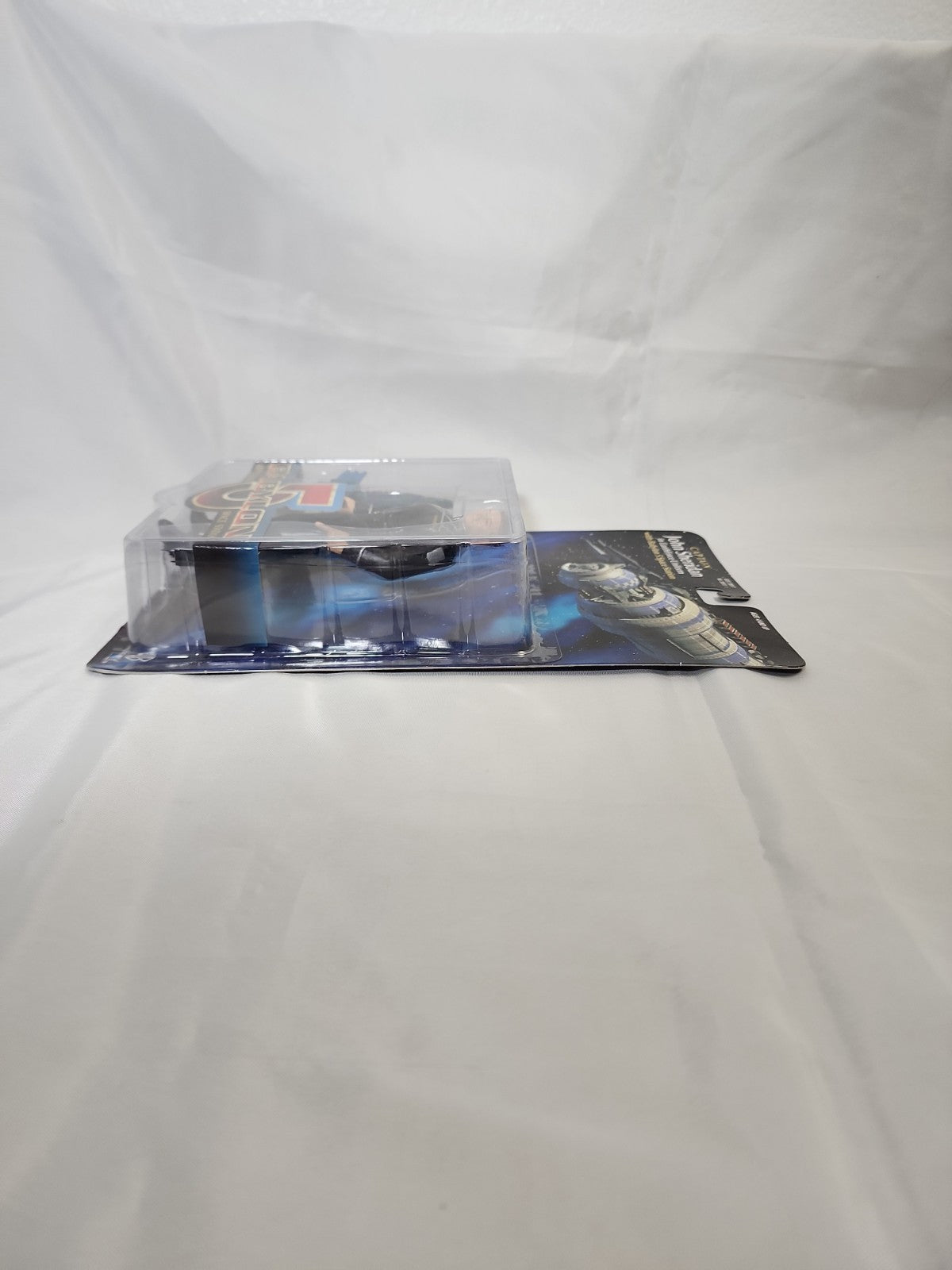 Babylon 5 Captain John Sheridan Action Figure 1997 Exclusive Premiere, A-034