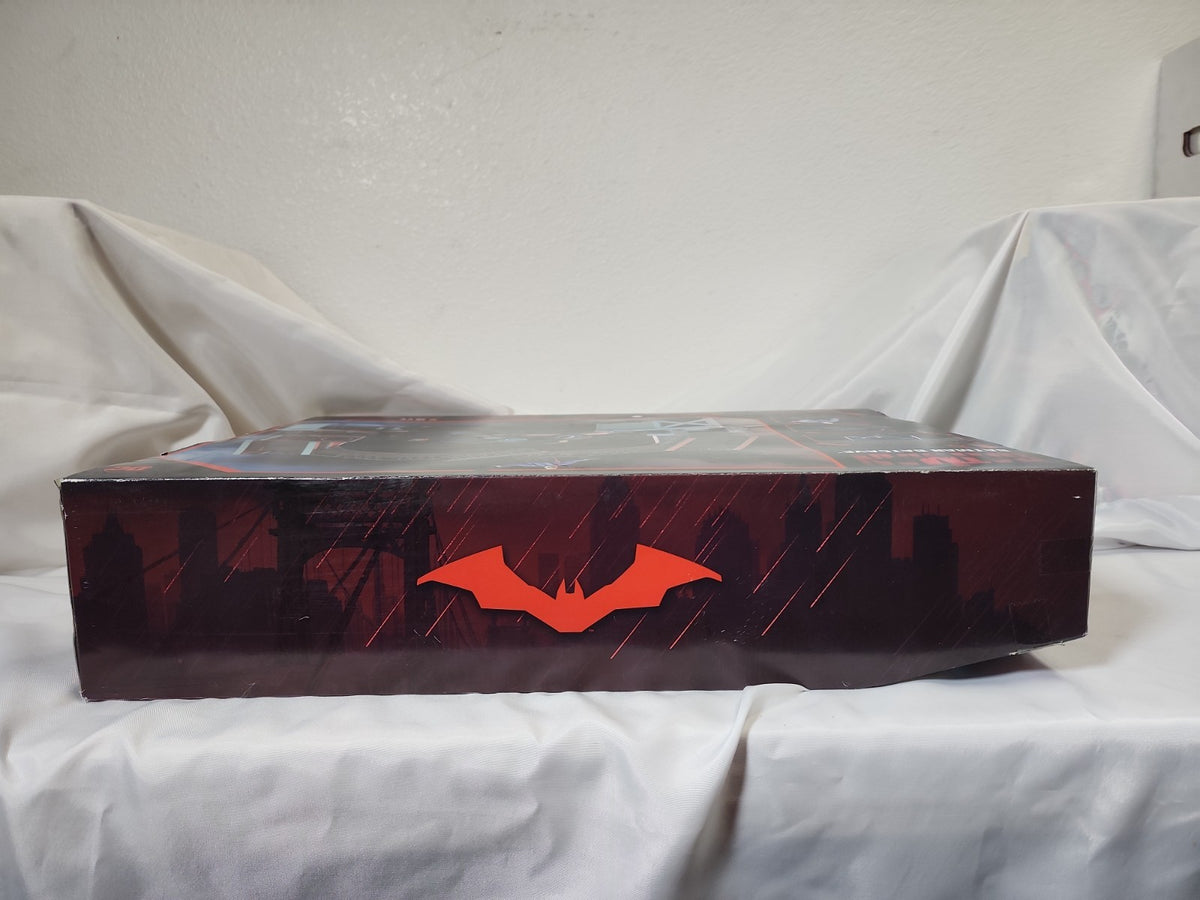 DC Comics Batman Batcave With Exclusive Batman & Penguin Action Play Set JJ-B-264