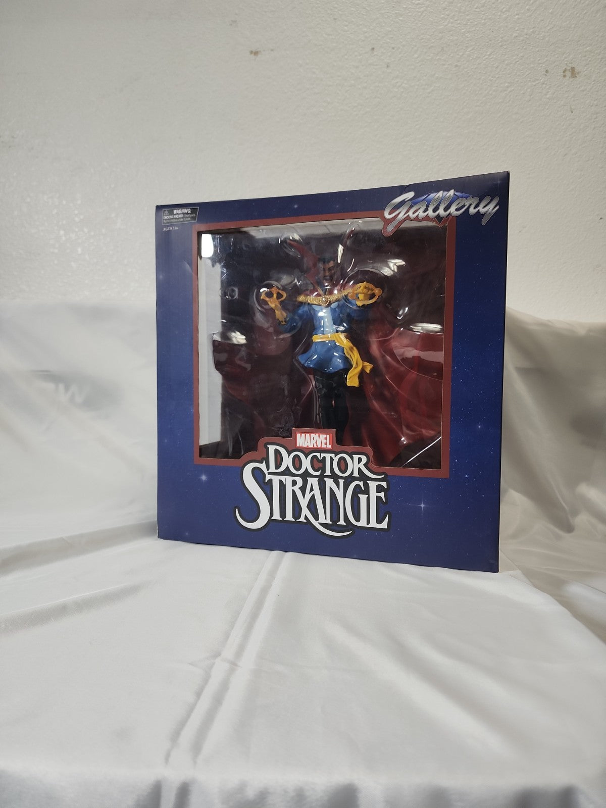 MARVEL GALLERY DIAMOND SELECT LARGE DR STRANGE PVC STATUE WITH BOX, JJ-B-020