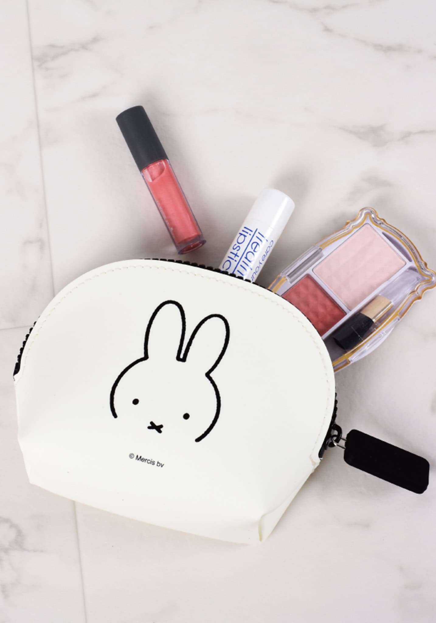 NUU-Oval Dick Bruna (White)