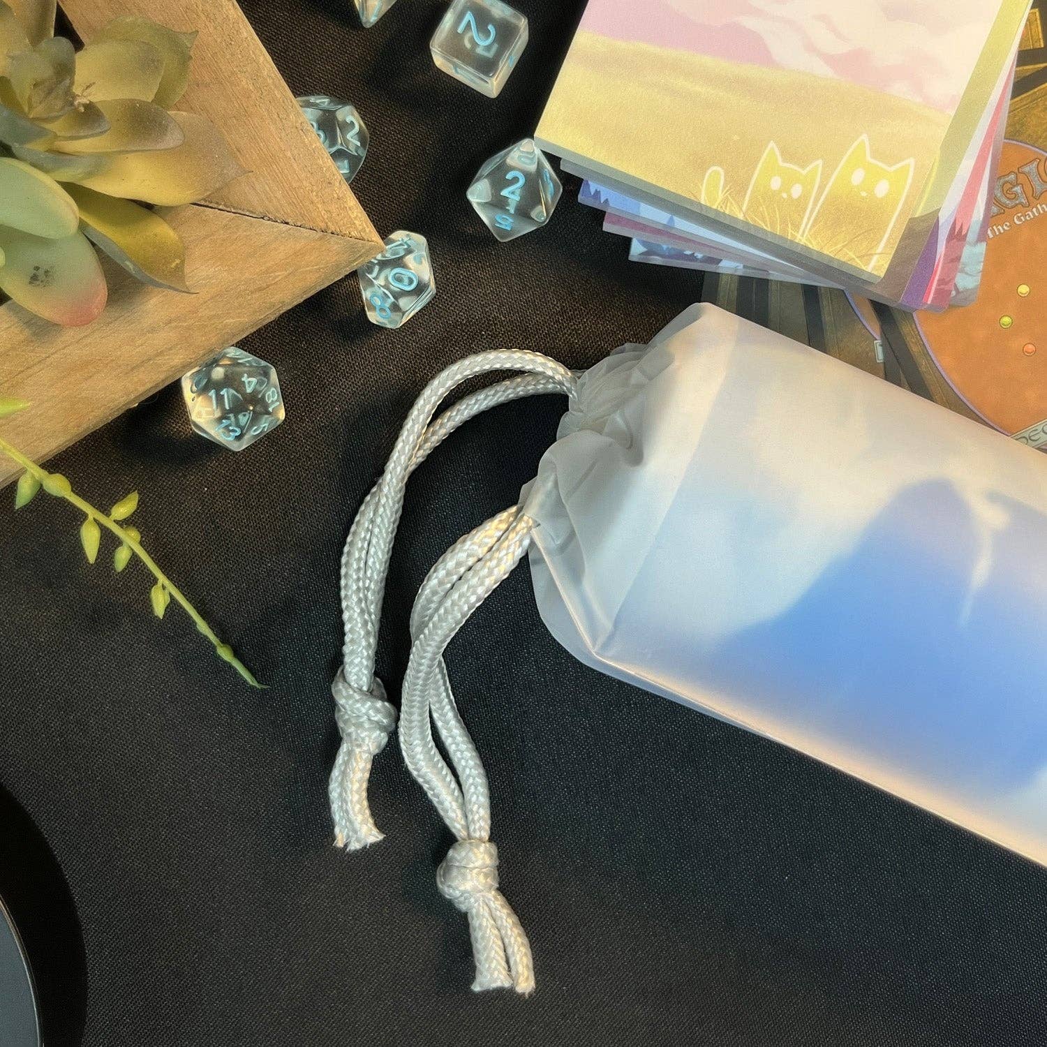 Tapete de juego de ardillas de Caverns & Calicos