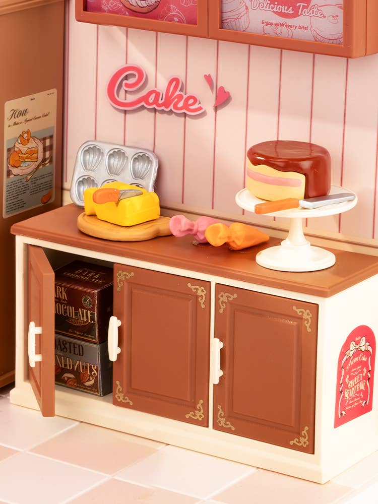DW019B Rolife Tasty Cake Shop DIY Miniature House