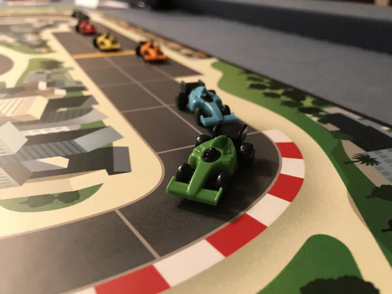 Downforce de Wolfgang Kramer: El juego de la velocidad de alto riesgo
