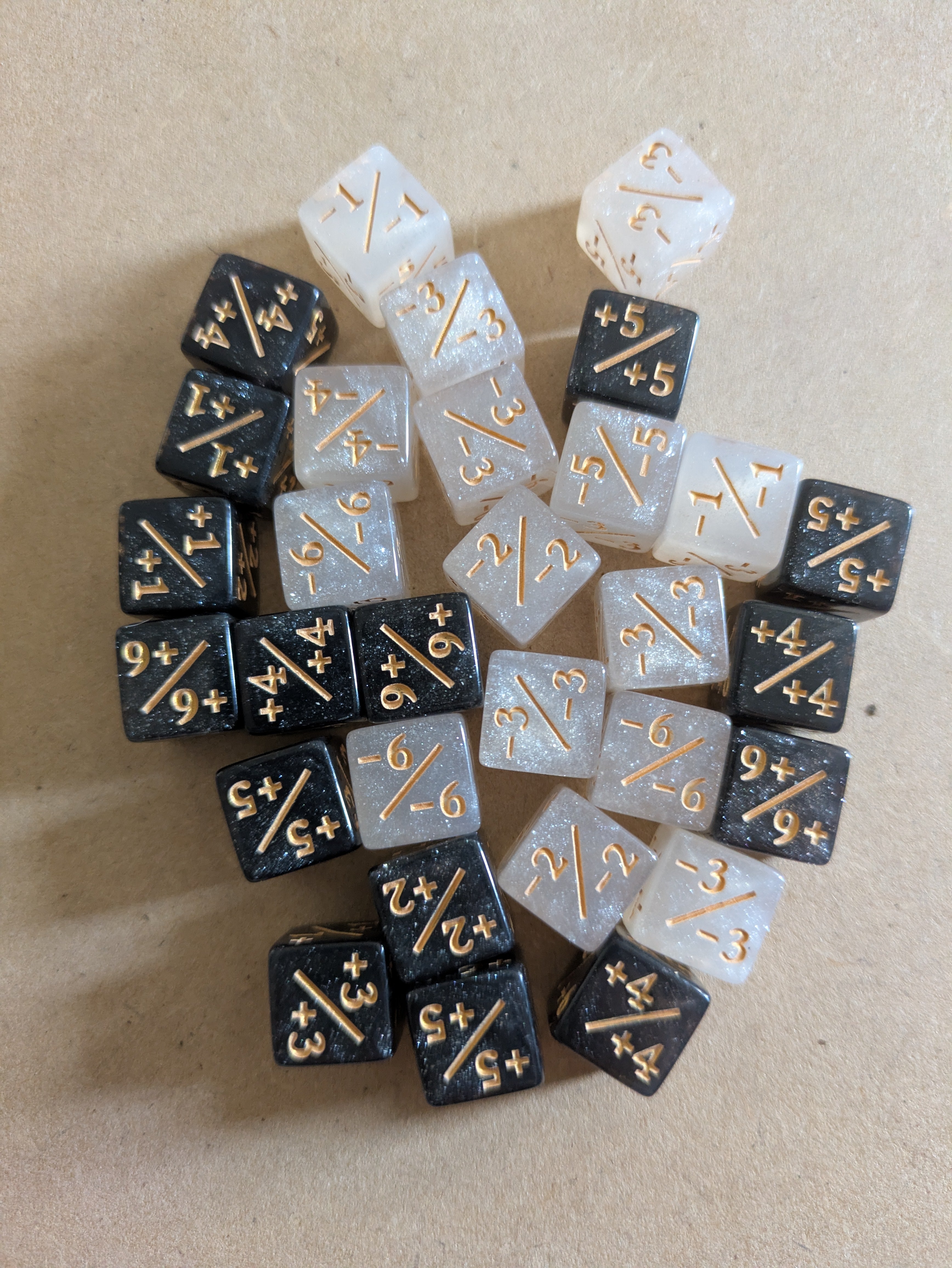 Magic the Gathering: +1/-1 Dice, 12 mm, set of 30