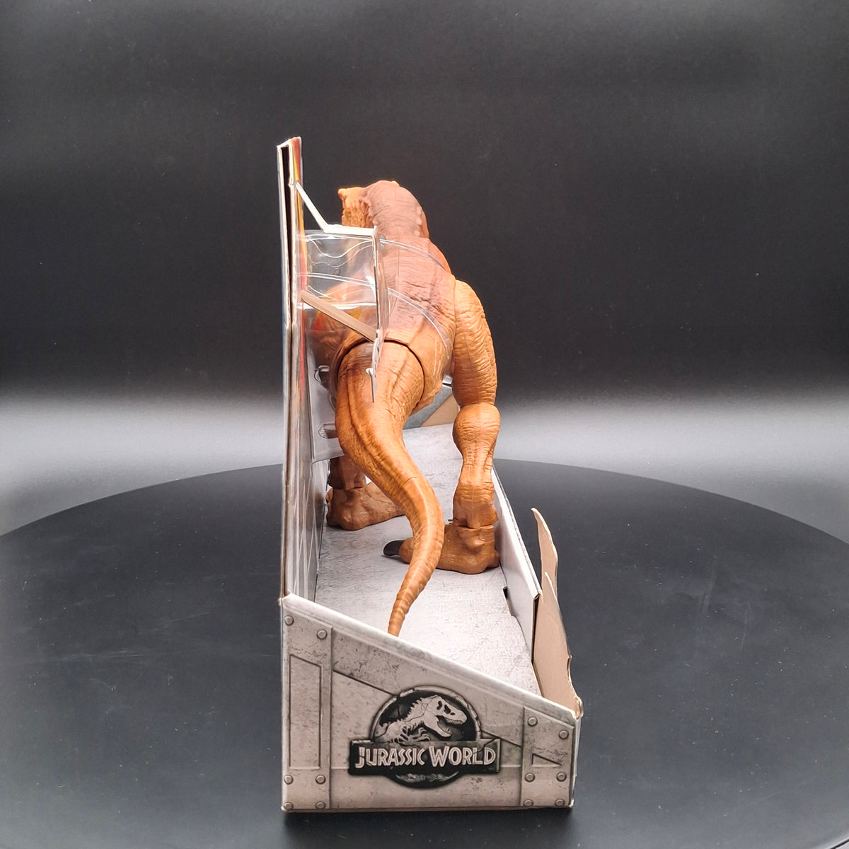 Jurassic World: Thrash N Throw Tyrannosaurus Rex - Dinosaur Figure