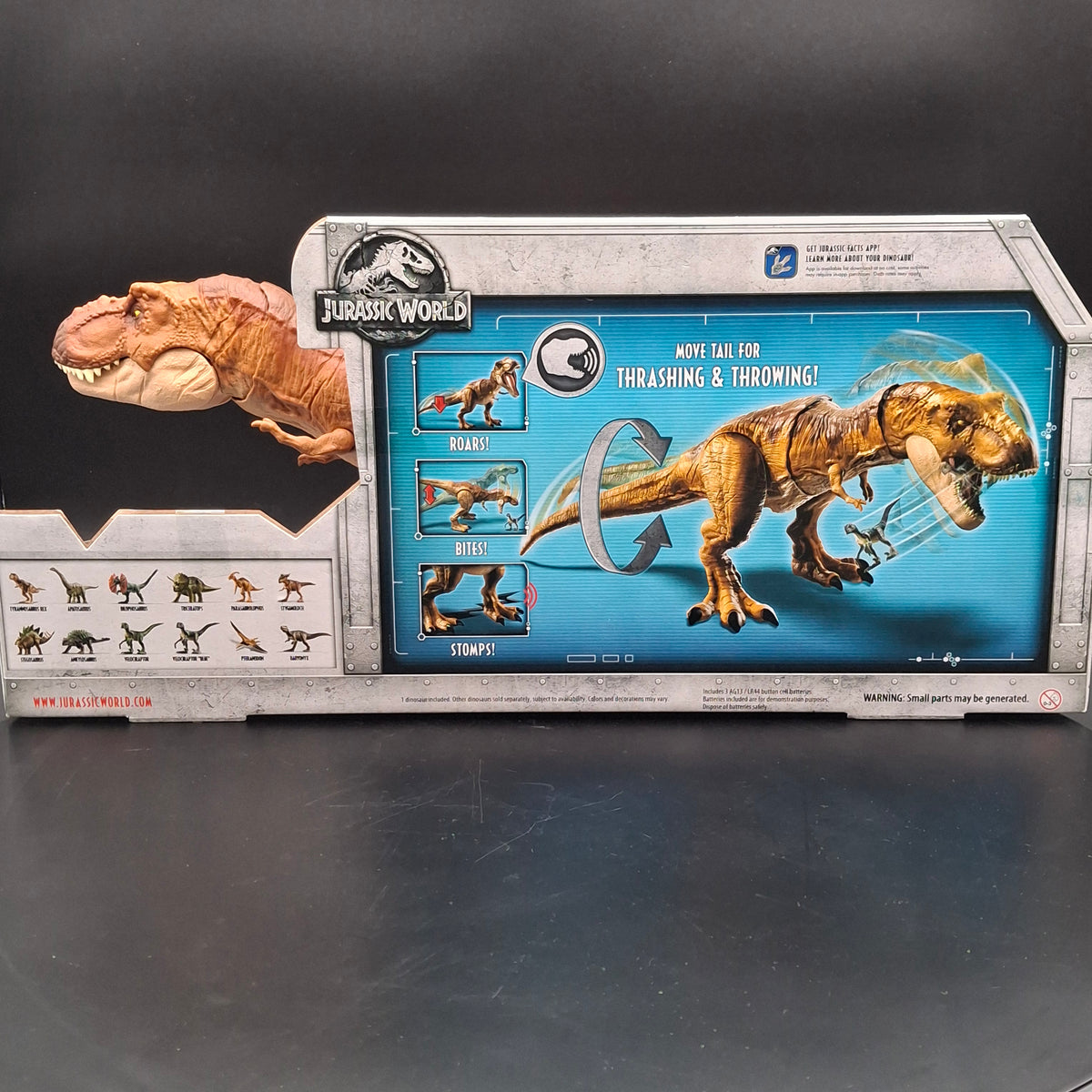 Jurassic World: Thrash N Throw Tyrannosaurus Rex - Dinosaur Figure