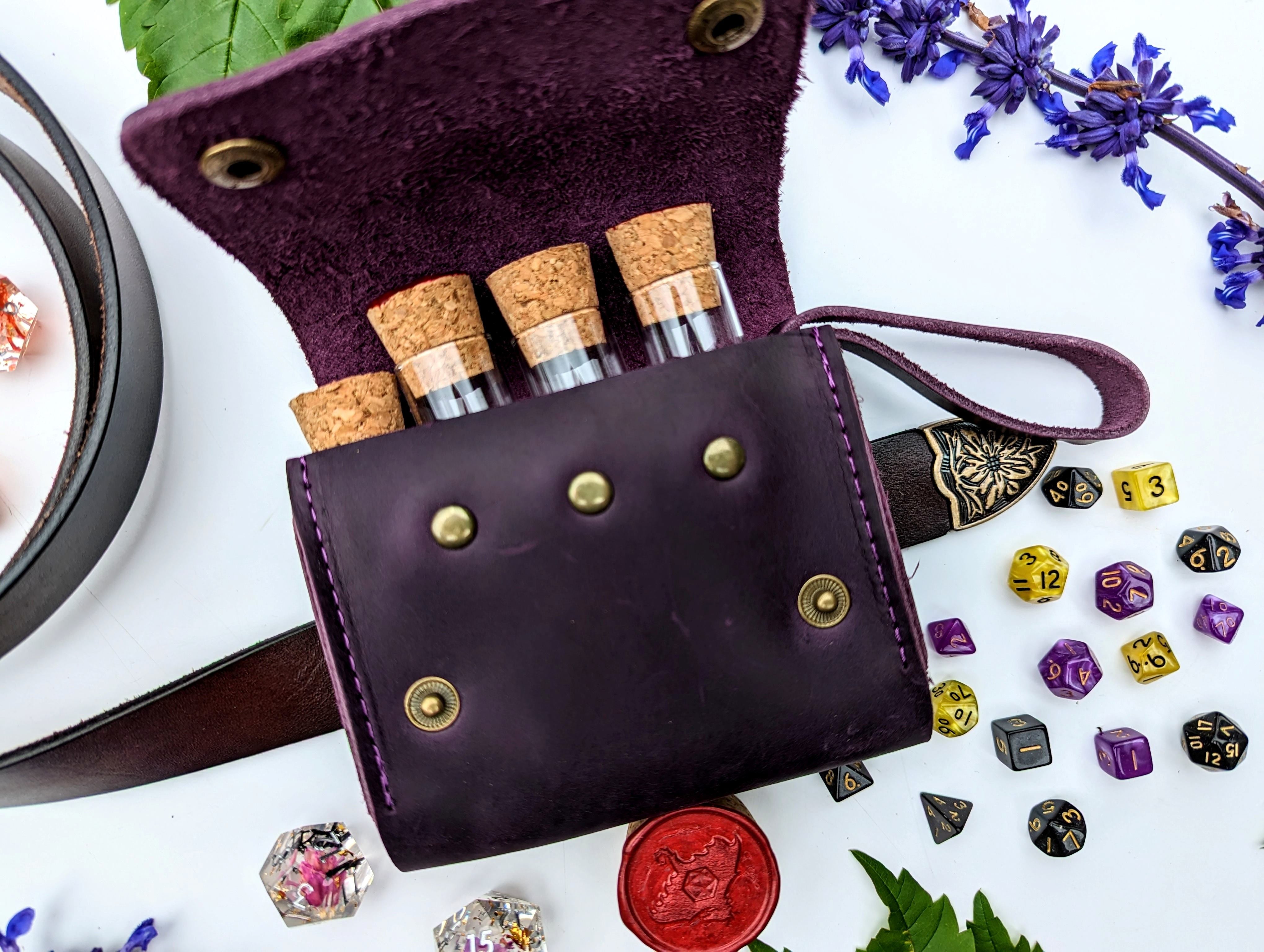 Genuine Leather Dice Pouch for Mini Dice (Small) - Emberglow Gaming