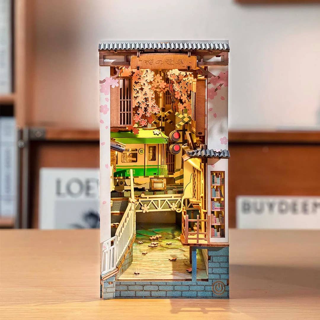 Rolife | BookNook & Wonderland: Sakura Tram - [TGB01]