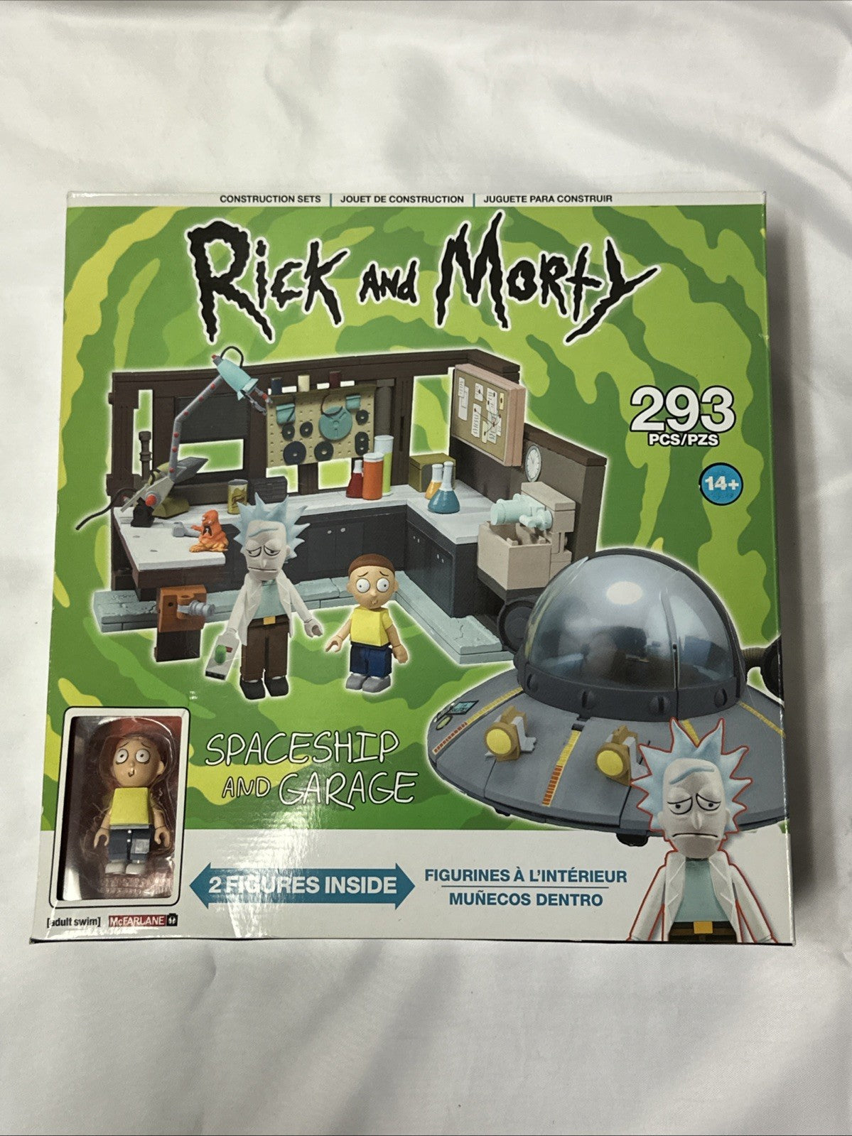 2016 McFarlane Rick and Morty Spaceship & Garage Construction Set SEALED MR-B330
