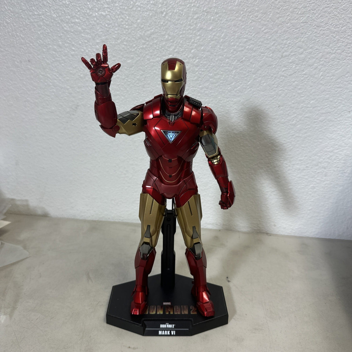 HOT TOYS IRON MAN MARk VI 6 MMS 3393