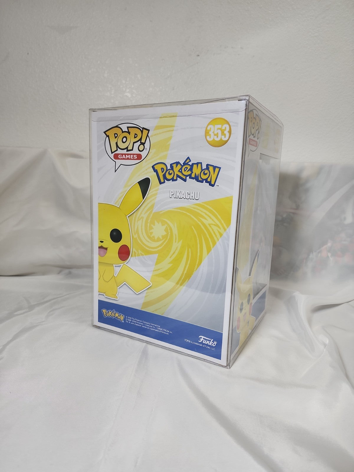 Funko Pop! Vinyl Pikachu Jumbo Figure 10-inch Target Exclusive #353, JJ-B-322