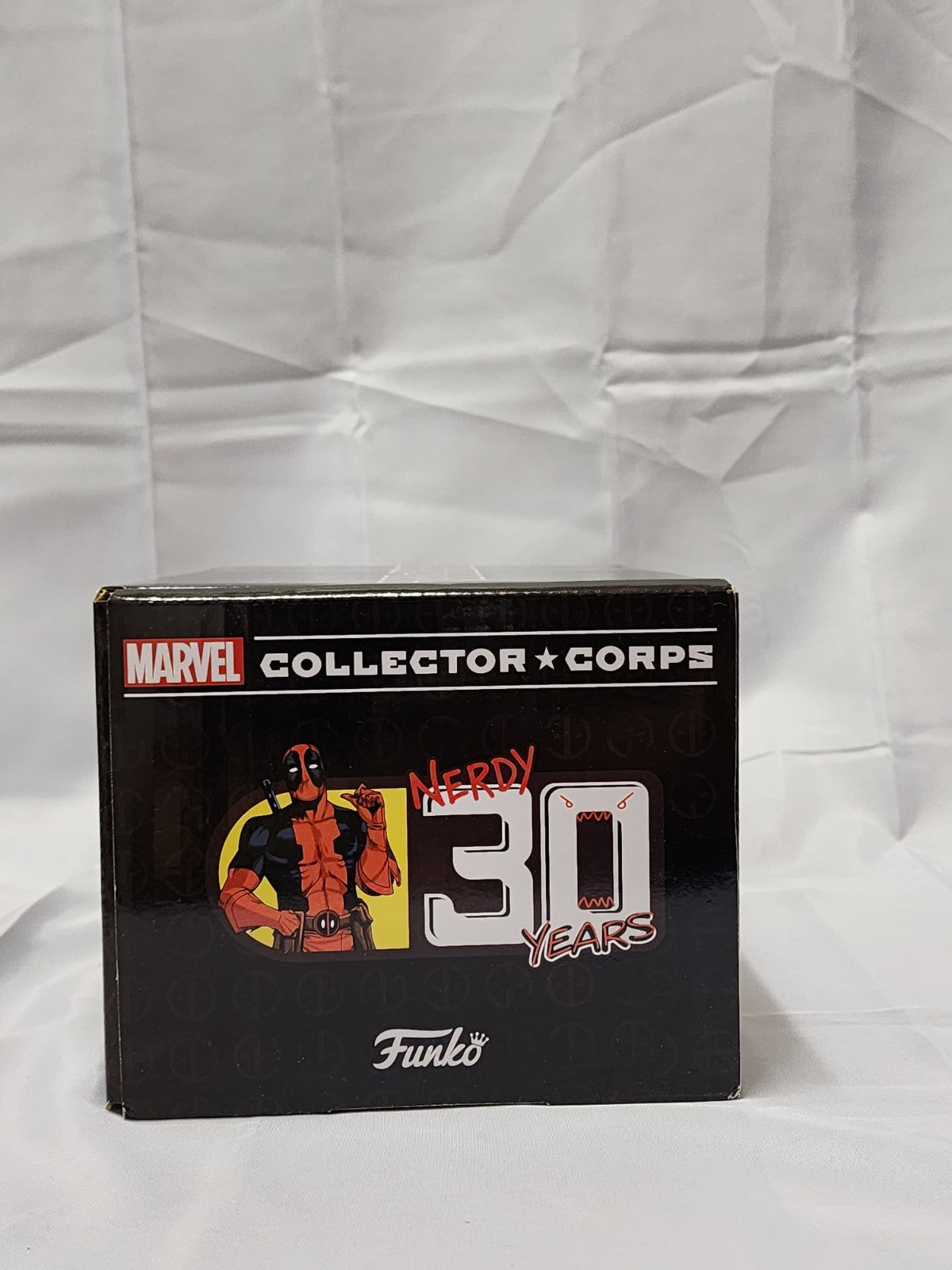 Marvel  collector corps Deadpool Funko Pop And Tee Size Medium BREE2