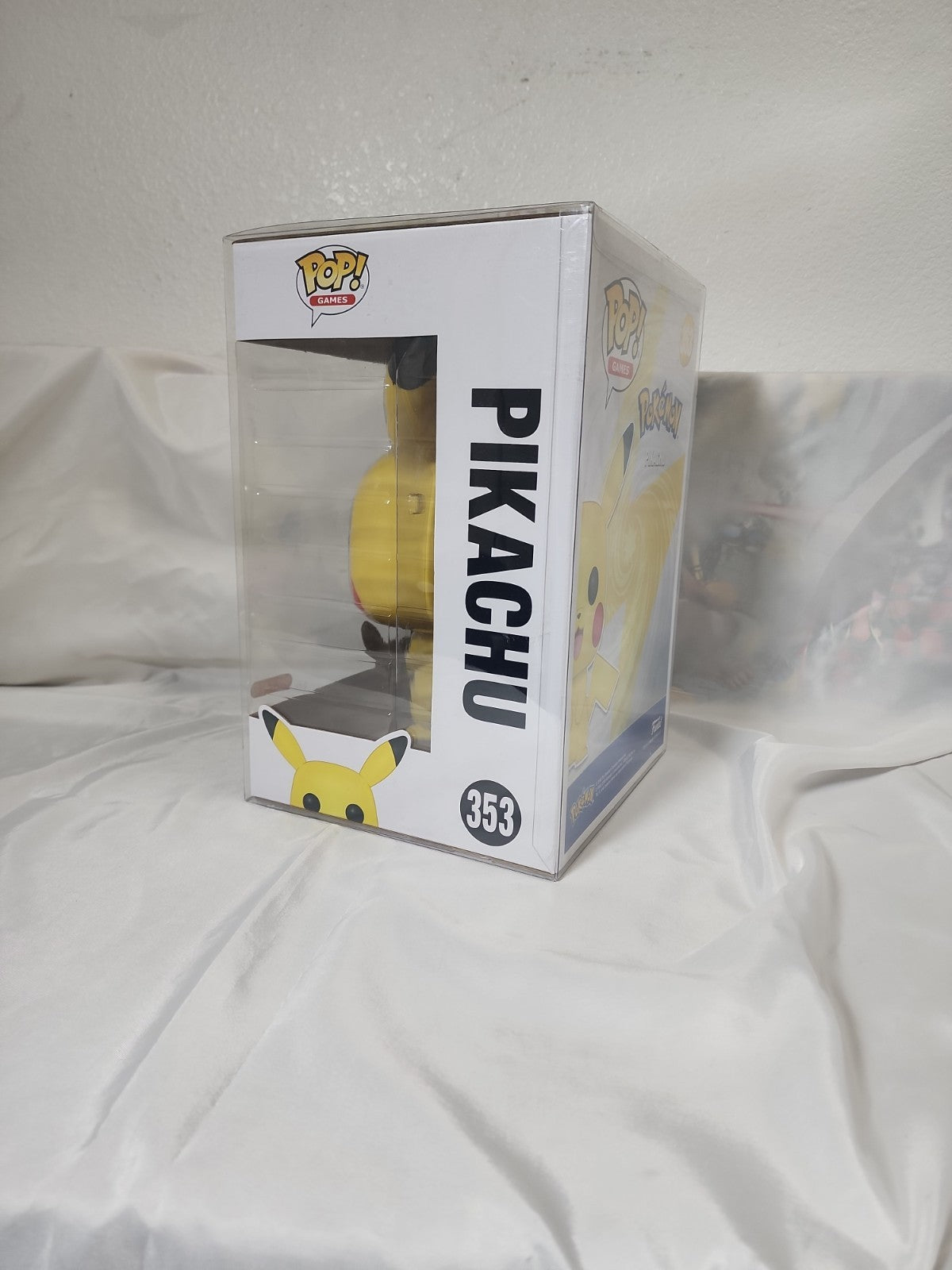 Funko Pop! Vinyl Pikachu Jumbo Figure 10-inch Target Exclusive #353, JJ-B-321