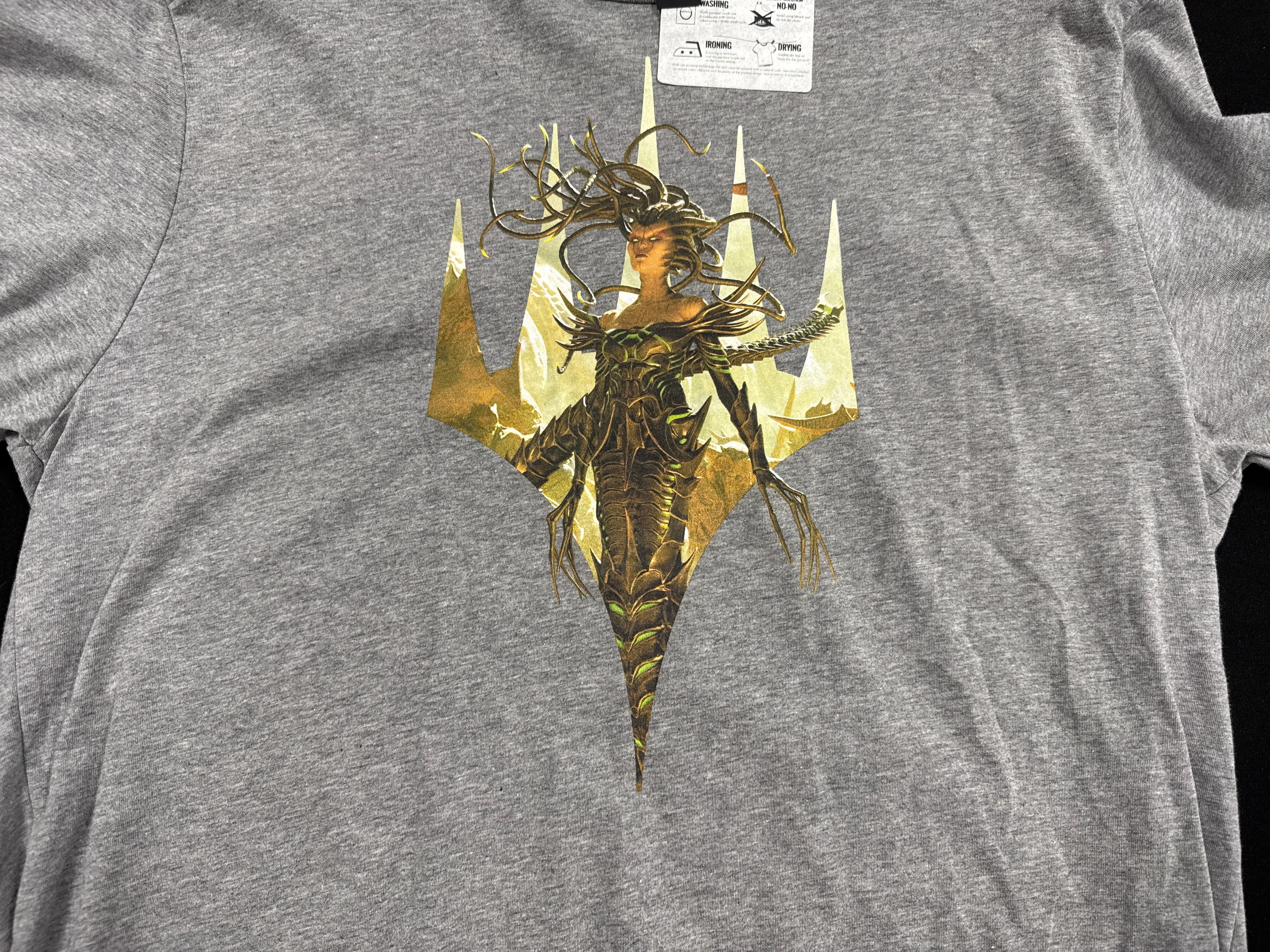 MTG T-Shirt: Vraska Planeswalker Logo