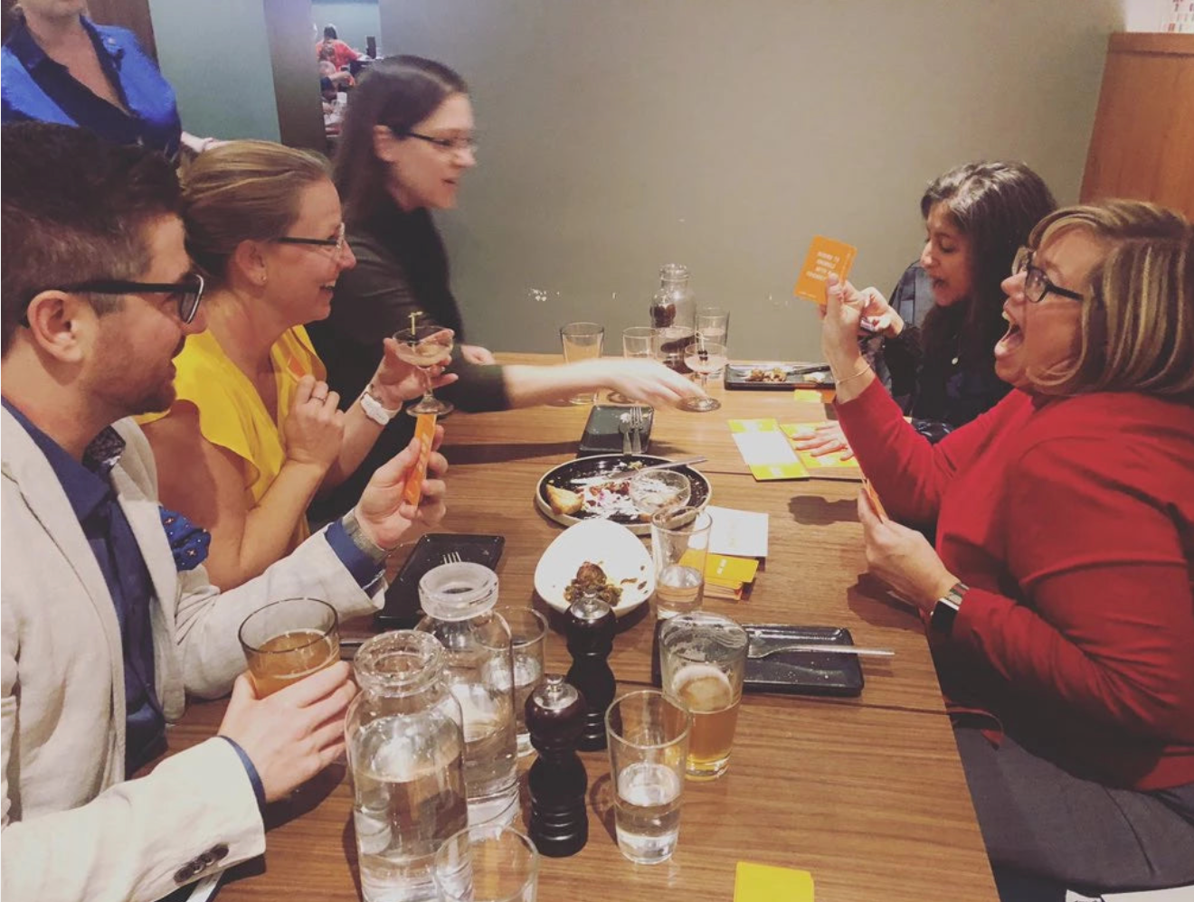 Charty Party: El juego de las listas de éxitos absurdamente divertidas