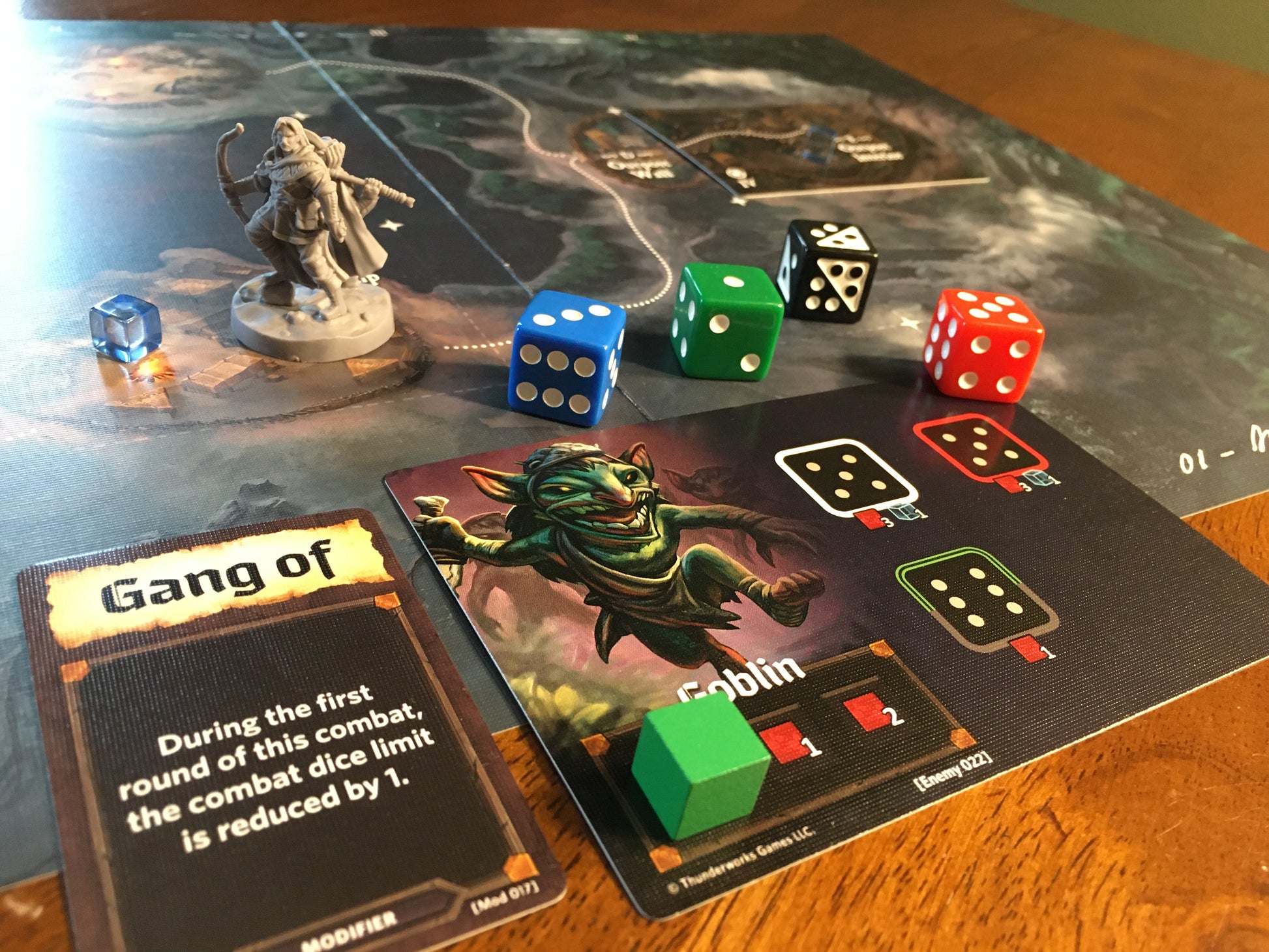  Thunderworks Games: Roll Player Board Game