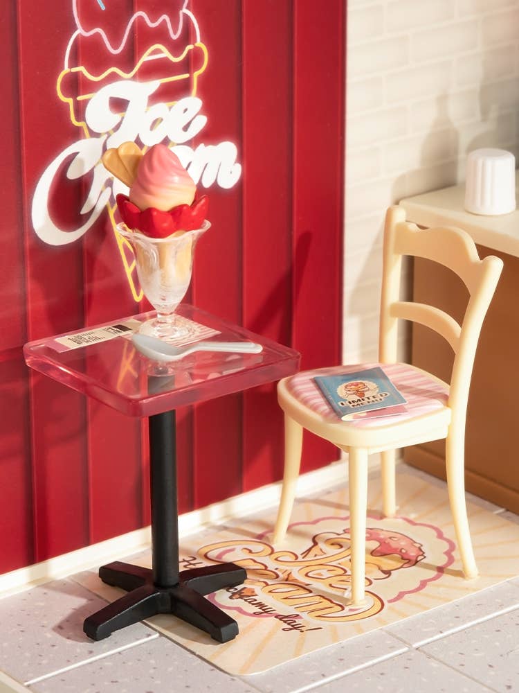 DW018B Rolife Flavorful Ice Cream DIY Miniature House