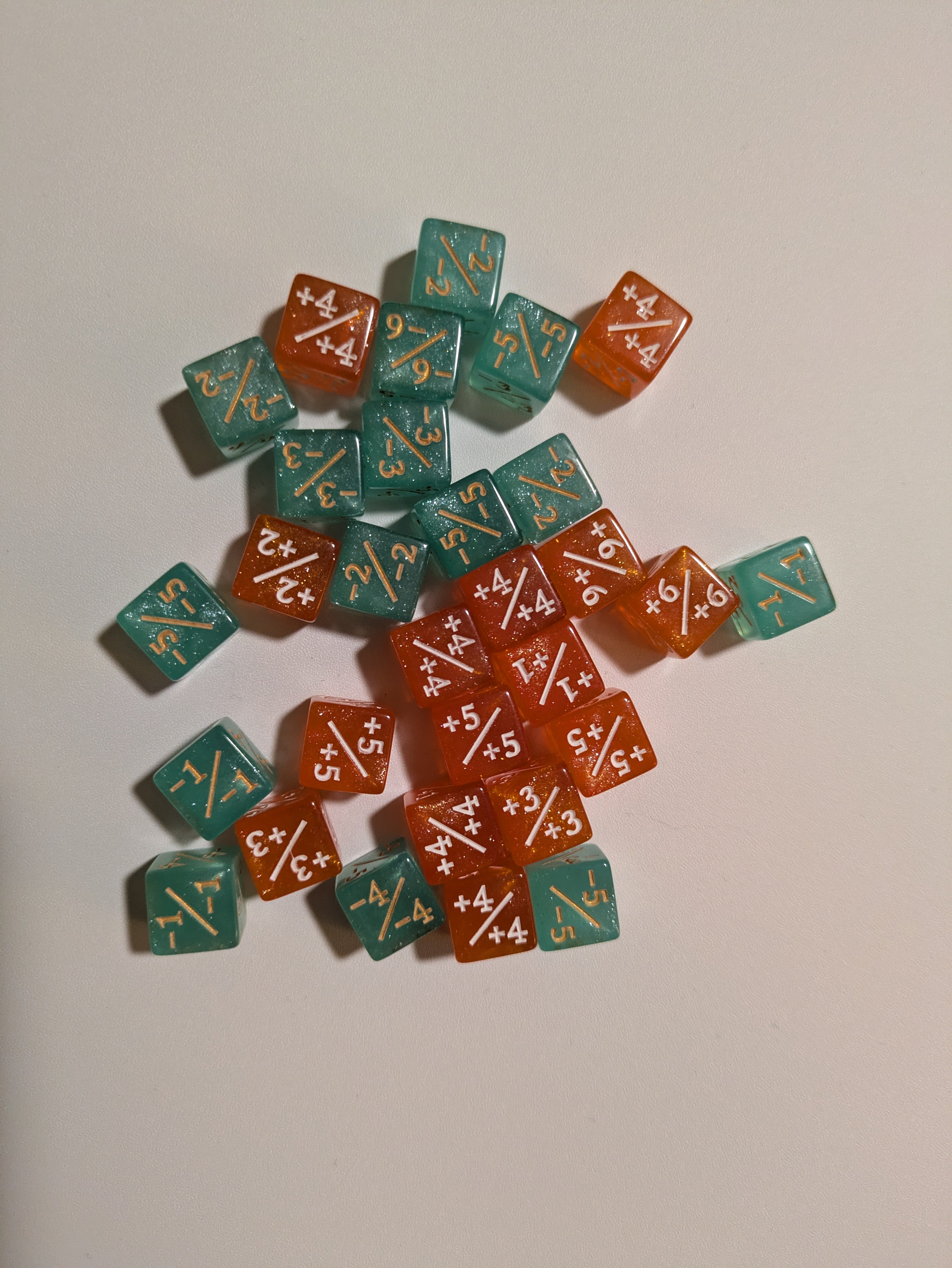 Magic the Gathering: +1/-1 Dice, 12 mm, set of 30
